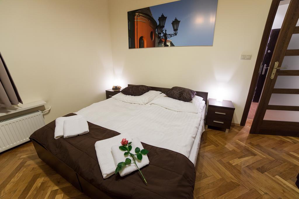 Place 4 You Apartments Kraków Rum bild